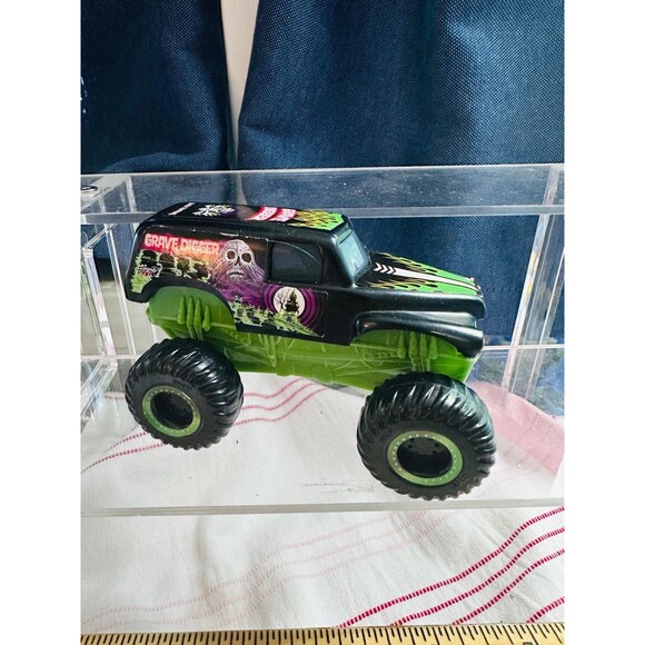 Monster Jam - Picture 2 of 4